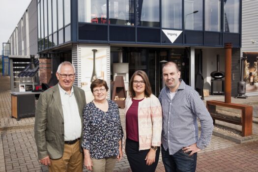 Tweede generatie neemt Kachelspeciaalzaak Wichink Kruit over