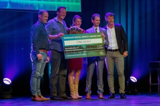 Binthout wint Social Impact Award tijdens geslaagde Social Impact Day