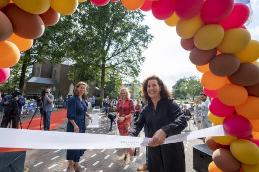 Grensland College officieel geopend door minister Van Engelshoven
