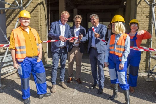 Bouwend Nederland: Maxime Verhagen opent themapark over de bouw voor kinderen