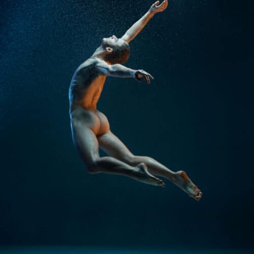 Introdans start seizoen met golvend Aqua in Stadstheater Arnhem