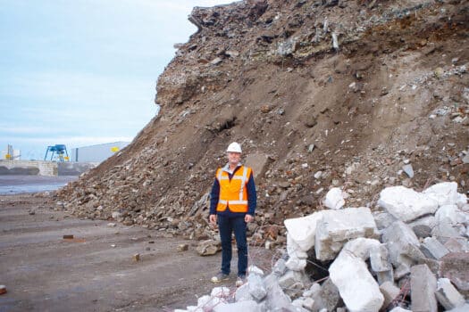 Twee “R” Recycling Groep wast menggranulaat: hergebruikt puin in ondergrond moet schoner