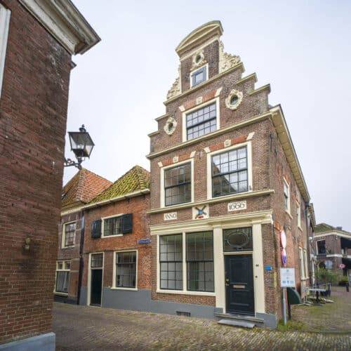 Hendrick de Keyser Monumenten en Van Wijnen vieren restaurantie monumentaal pand Blokzijl