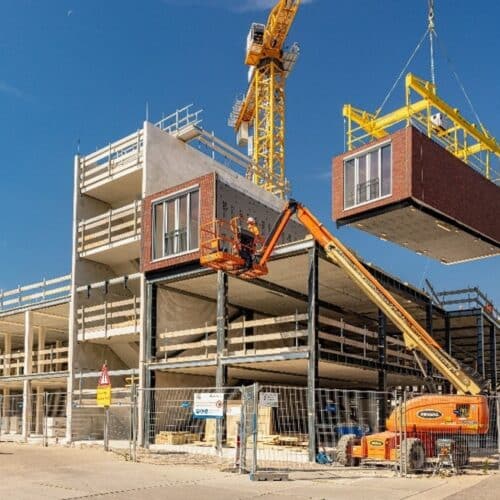 VolkerWessels bouwt in Enschede in razend tempo aan woongebouw Performance Factory