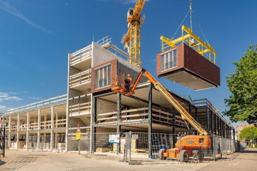 VolkerWessels bouwt in Enschede in razend tempo aan woongebouw Performance Factory