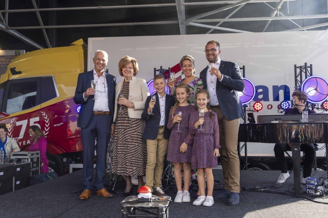 Familiebedrijf E. van Wijk Logistics viert 75 Jaar toewijding, innovatie en duurzaamheid