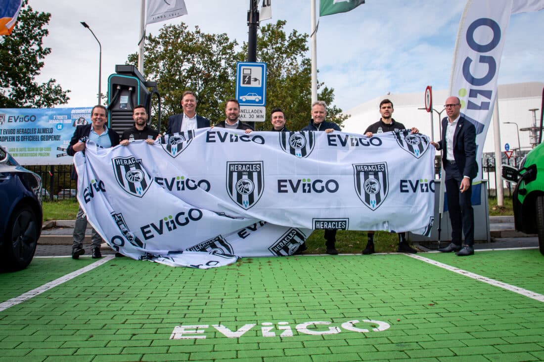 Allereerste snellaadplein van Nederland bij voetbalstadion Heracles Almelo