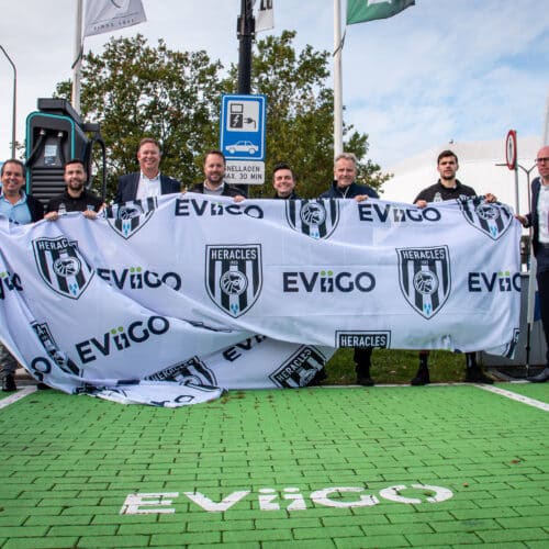 Allereerste snellaadplein van Nederland bij voetbalstadion Heracles Almelo